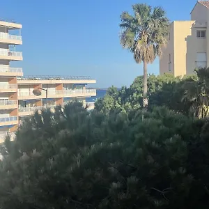 Appartement Joli Studio Les Pieds Dans L'eau, Fréjus